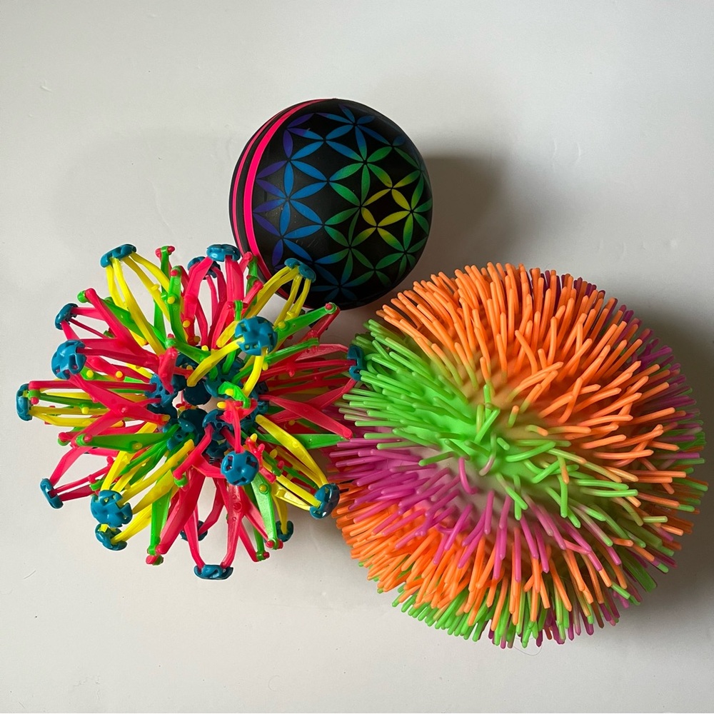 Colorful Kids Toy Ball Set Colourful rubber ball and spikes - 3 pieces